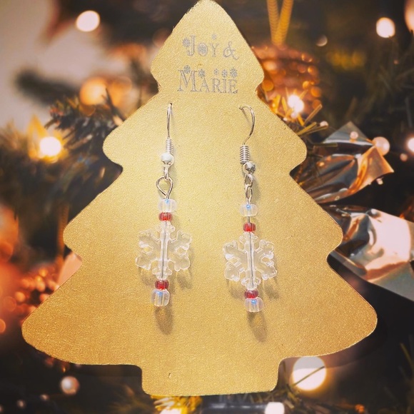 Peppermint snowflake ❄️ drop earrings - Picture 2 of 3